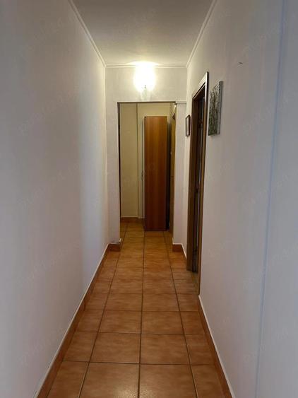 Direct proprietar. Fara agentii - 3 cam, decomandat, et 1 din 4, Centrul Civic - mobilat si utilat - 3