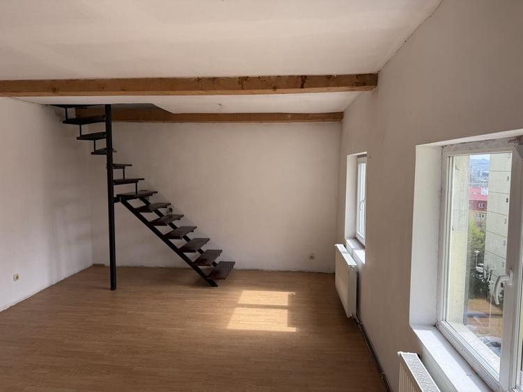 Apartament cu 3 camere în Vasile Aaron