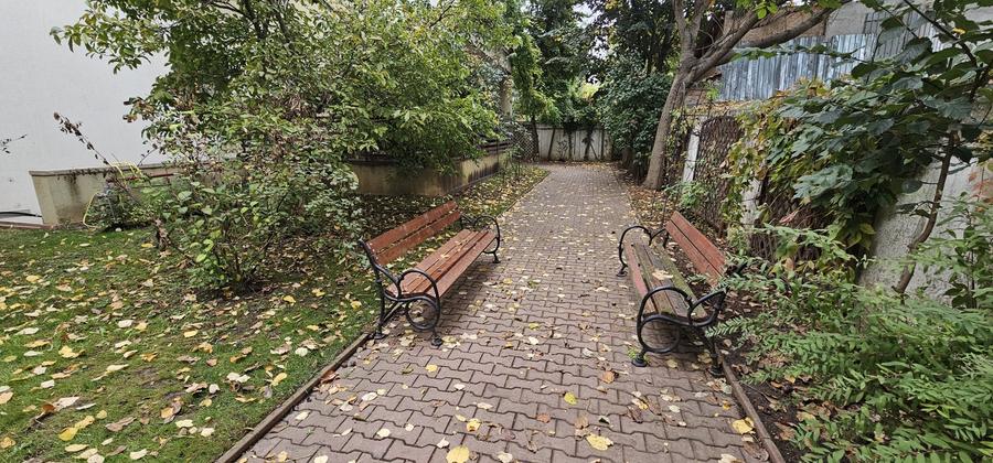 Apartament cu 3 camere semidecomandat, mobilat în Străulești