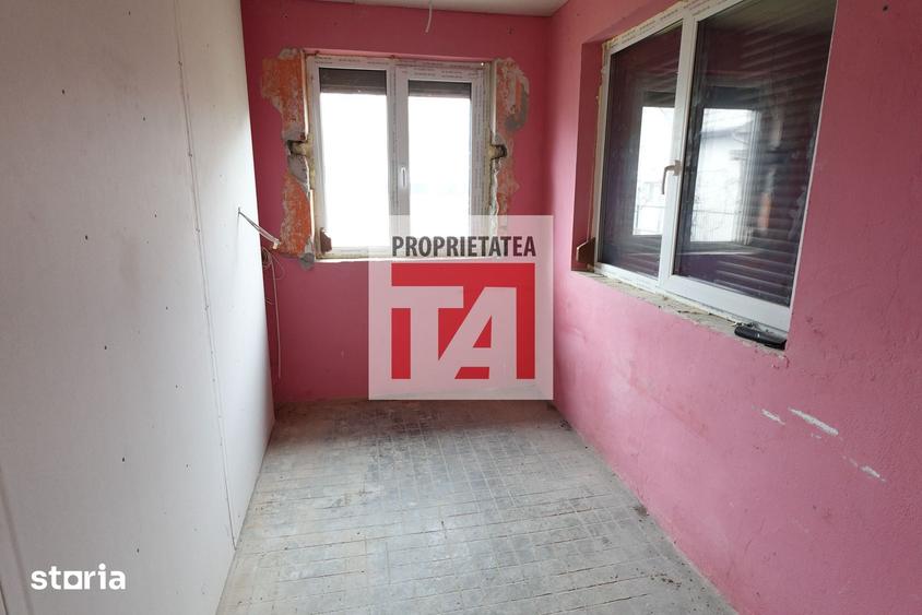 Casă cu 3 camere cu Teren 1733 Mp în Valea Chioarului