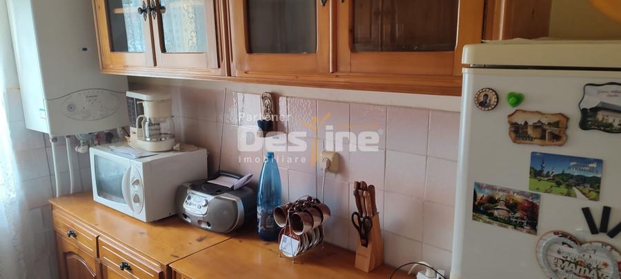 Apartament cu 2 camere semidecomandat, mobilat în Nord-Vest