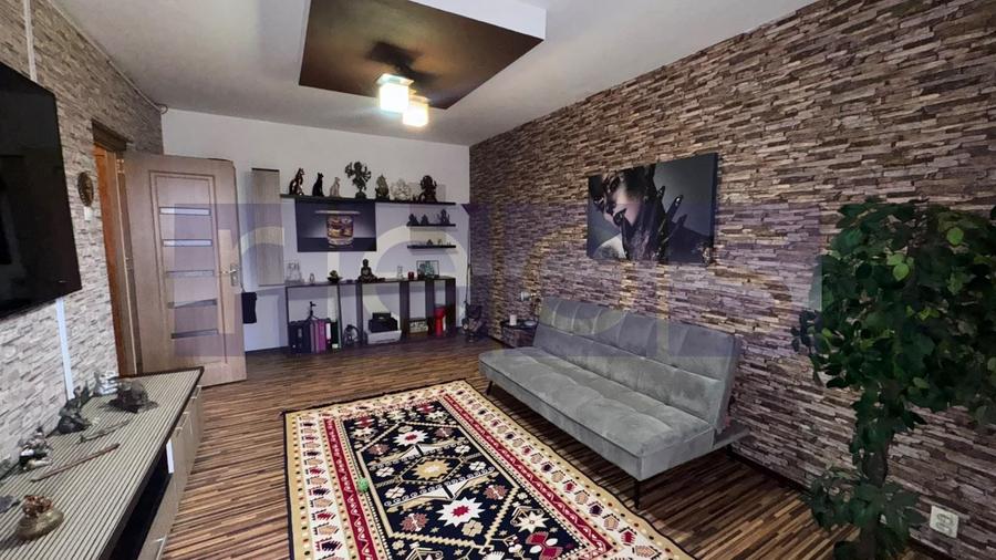 Apartament cu 2 camere decomandat în Titan