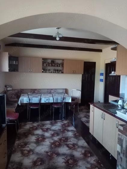 Casă cu 6 camere cu Teren 3560 Mp în Central