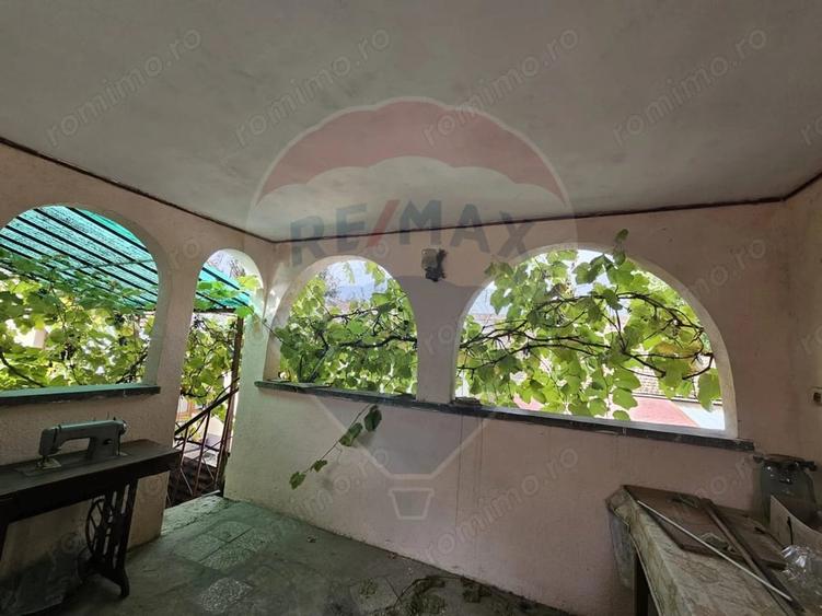 Casă cu 3 camere cu Teren 475 Mp în Central
