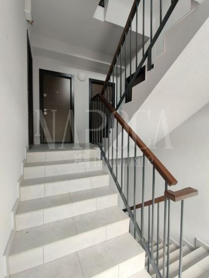 Apartament cu 8 camere decomandat în Gruia