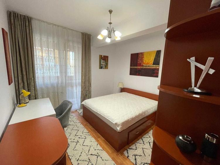 Apartament cu 3 camere decomandat în Mărăști