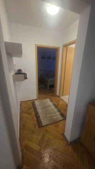 Apartament cu 3 camere decomandat în Spitalul Județean