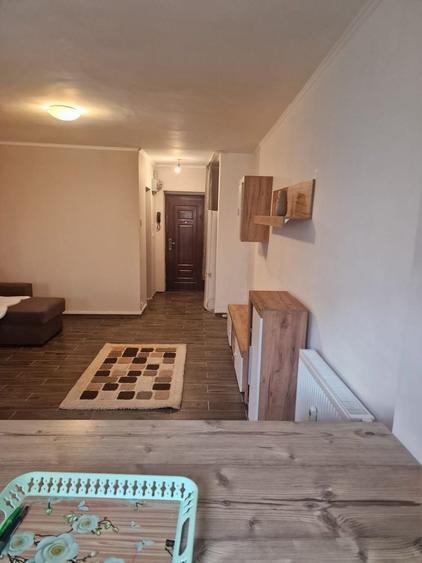 Garsonieră decomandată în Vitan