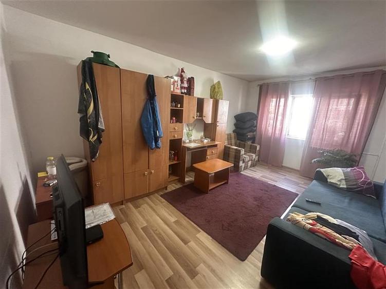 Apartament cu 2 camere decomandat, mobilat în Soarelui