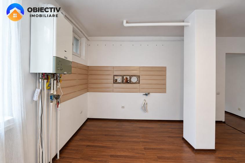 Apartament cu 4 camere decomandat în Precista