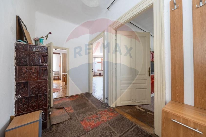Apartament cu 3 camere decomandat în Central