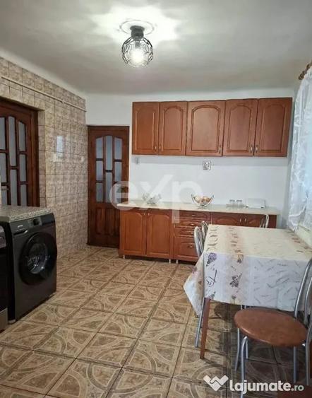Apartament cu 3 camere semidecomandat în Calea Turzii