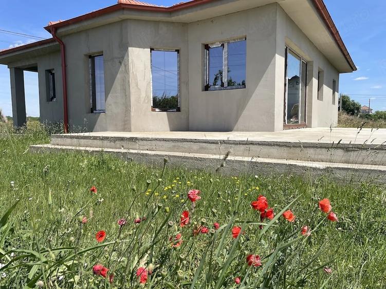Casă cu 3 camere cu Teren 500 Mp în Șandra