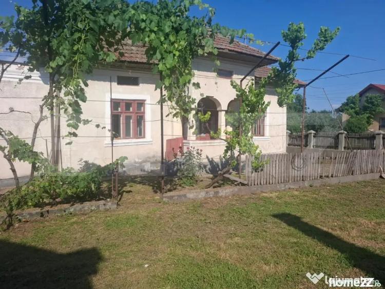 Casă cu 2 camere cu Teren 5000 Mp în Mogoșani
