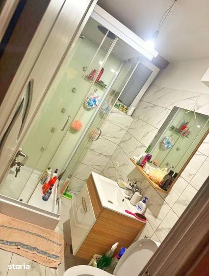Apartament cu 3 camere semidecomandat în Central