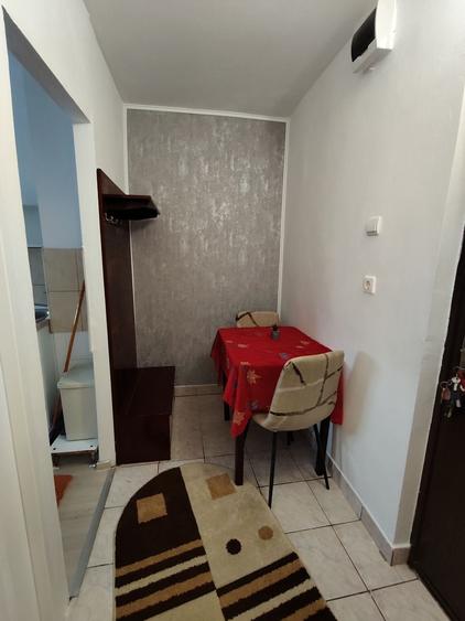 Garsonieră decomandată în Central
