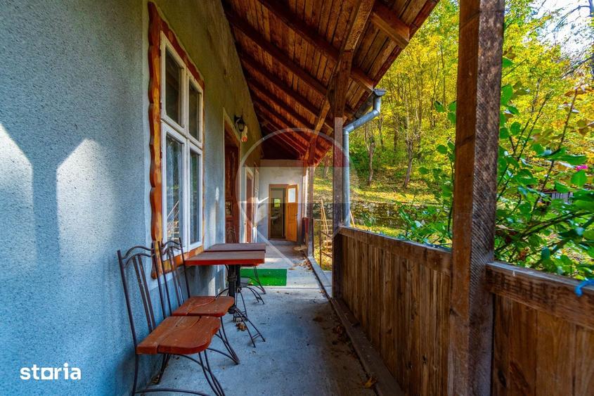 Casă cu 6 camere cu Teren 5178 Mp în Mănești
