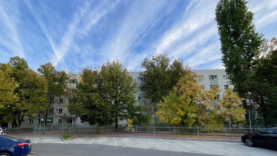 Apartament cu 3 camere semidecomandat în Titan