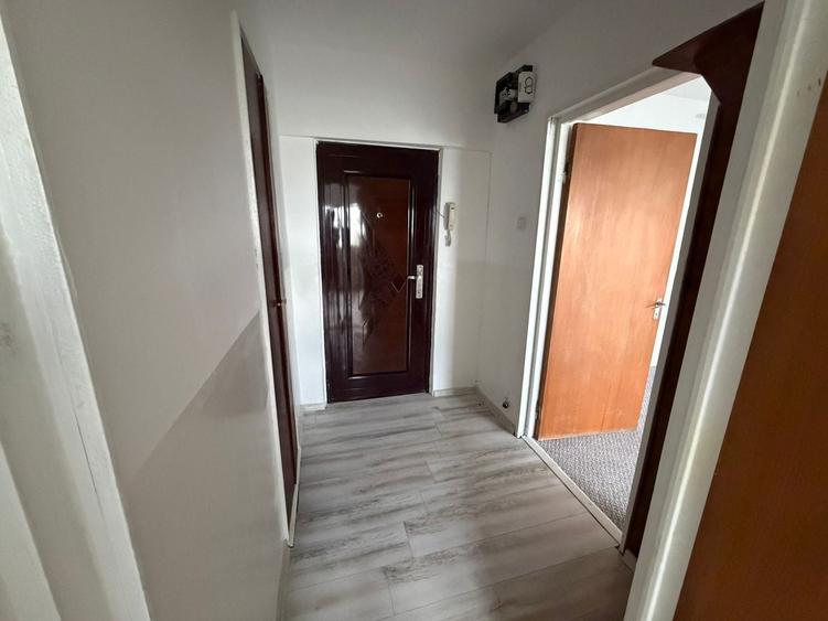 Apartament cu 2 camere decomandat în Colentina