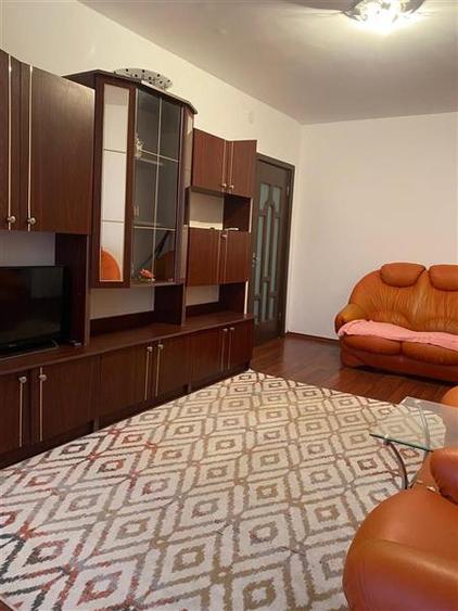 Apartament cu 3 camere semidecomandat, mobilat în Mihai Bravu