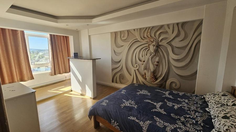 Apartament cu 3 camere decomandat, mobilat în Baza 3