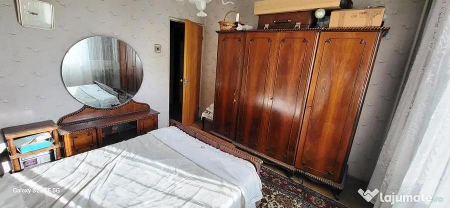 Apartament cu 3 camere decomandat în Tineretului