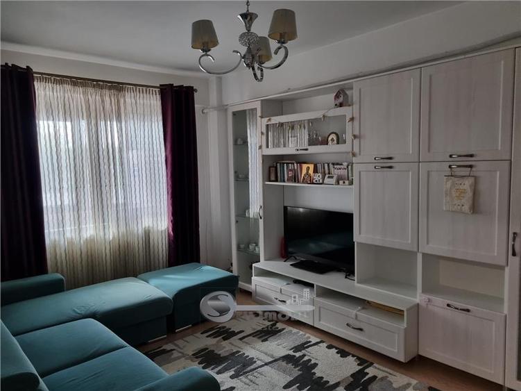Apartament cu 3 camere decomandat, mobilat în Cug