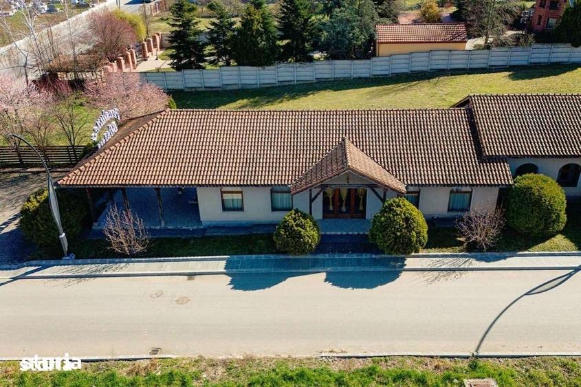 Casă cu 10 camere cu Teren 2000 Mp în Central