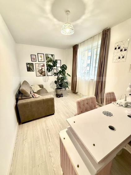 Apartament cu 3 camere decomandat, mobilat în Iris