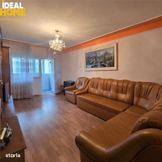 Apartament cu 3 camere decomandat în Alexandru cel Bun