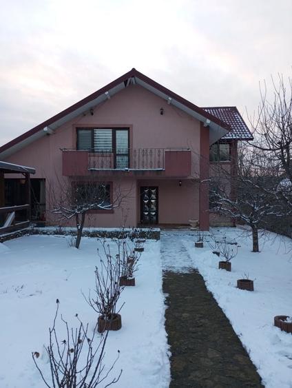 Casă cu 4 camere în Bârnova