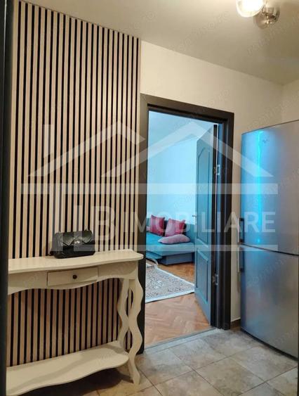 Apartament cu 3 camere semidecomandat în Tudor