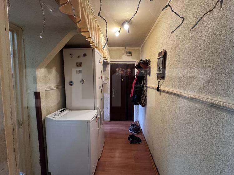 Apartament cu 2 camere semidecomandat, mobilat în Malu Roșu