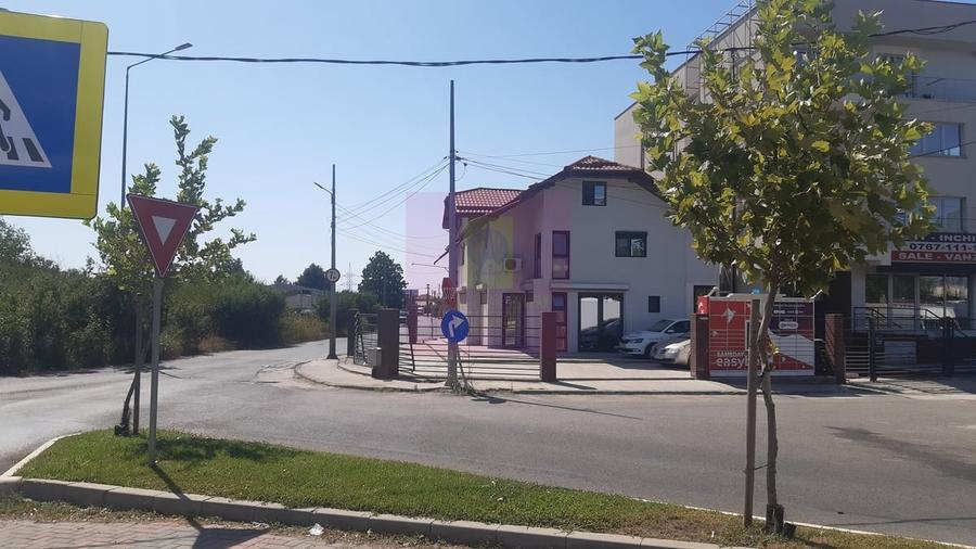 Casă cu 6 camere cu Teren 270 Mp în Cățelu