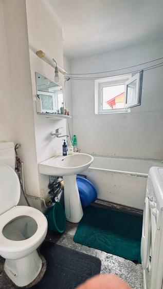 Apartament cu 3 camere în Lipovei