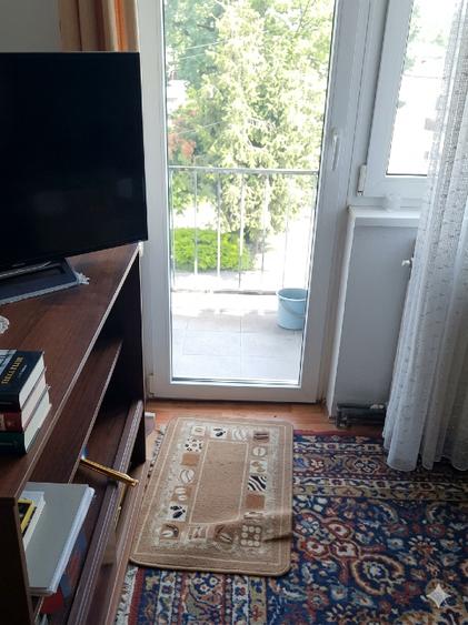 Apartament cu 2 camere semidecomandat, mobilat în Central