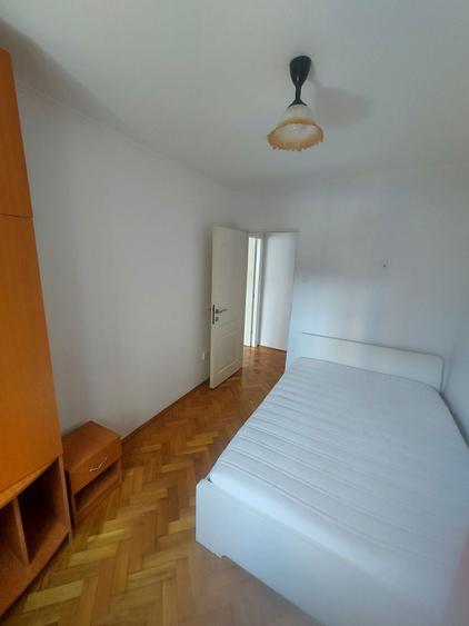 Inchiriez Ap 3 camere - 8
