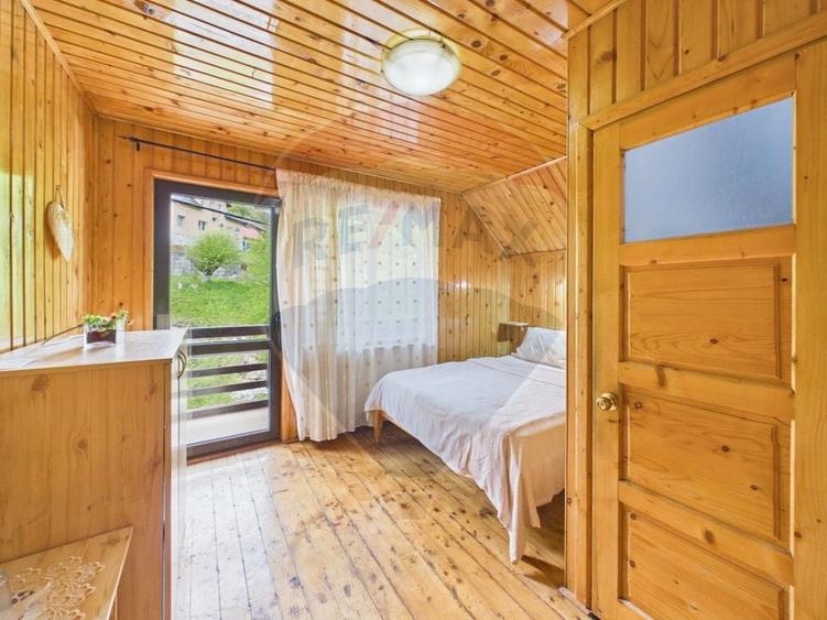 Pensiune/casa montană 9 camere în Dâmbovicioara, comision 0% - 34