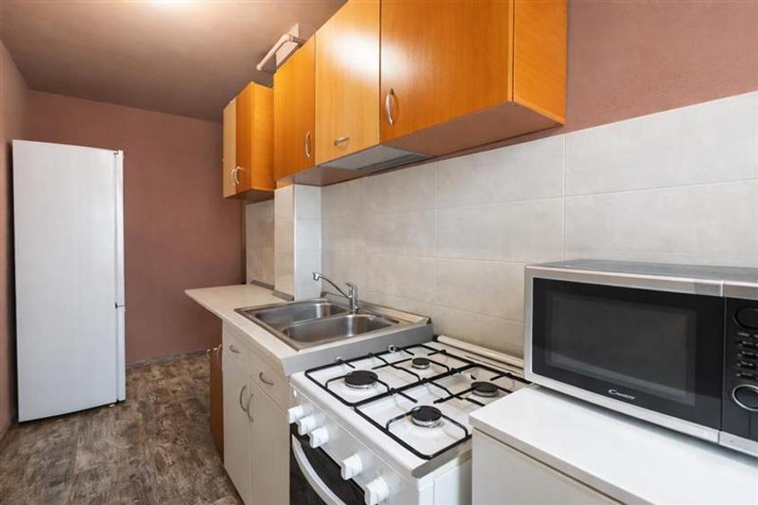 Apartament 2 camere,improspatat, decomandat,balcon,pivnita,Targu Secuiesc - 2