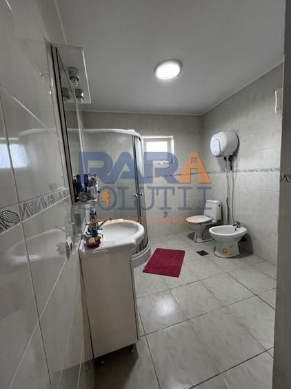 Casă 2015 - 4 dormitoare, 2 băi, 2 bucătării - 6