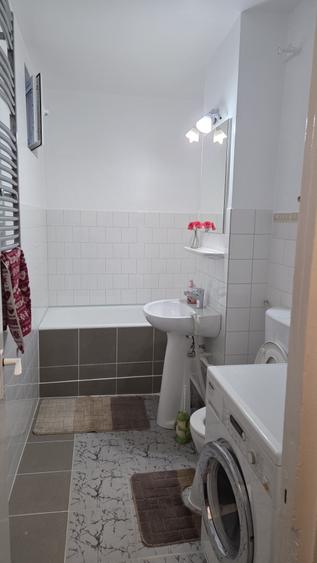 Apartament cu 2 camere semidecomandat în Florilor