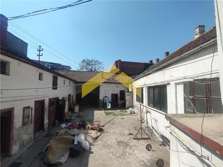 Casa cu 6 camere de vanzare Ultracentral - 1