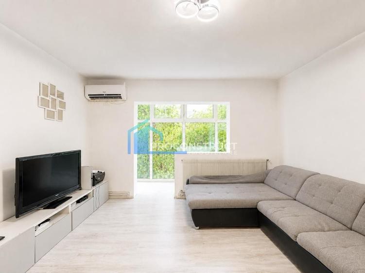 Apartament cu 3 camere semidecomandat, mobilat în Blașcovici