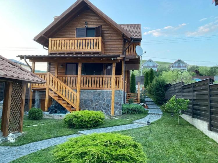 Cabana deosebita in Campenesti - un refugiu modern cu priveliște superbă la lac - 1