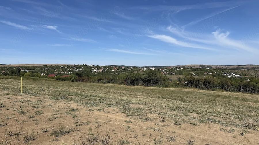 Teren de 975 mp, în Daia
