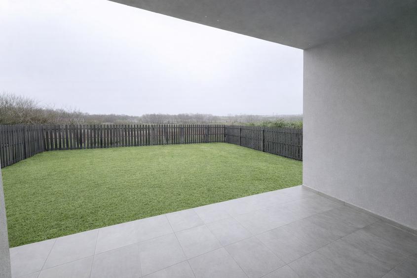 Duplex cu 4 camere cu Piscina în Bujoreni
