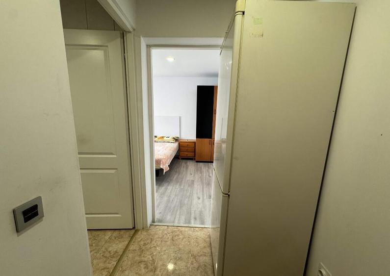 1 cam, etaj 1, 27 mp, renovata, C.T. proprie, mobilata,utilata, Cuza V - 9