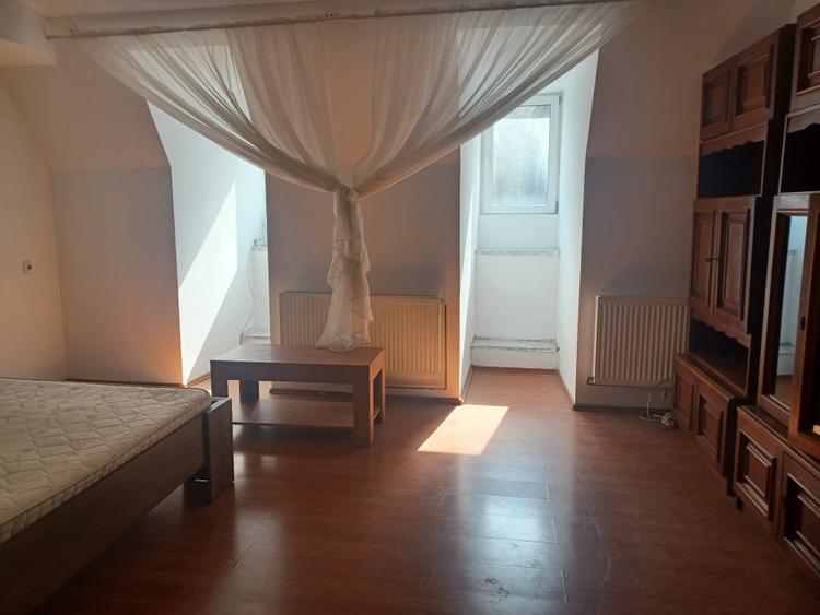 De vanzare apartament 3 camere in Centrul Vechi - 6
