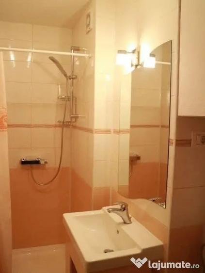 Apartament cu 4 camere semidecomandat în Podgoria