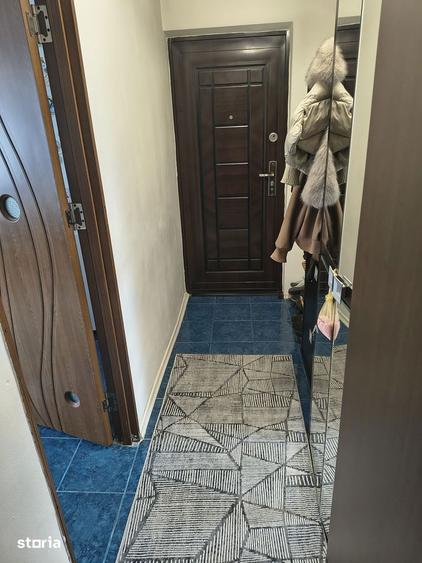 Vand apartament semidecomandat, mobilat ?i utilat, etajul 4 - 10